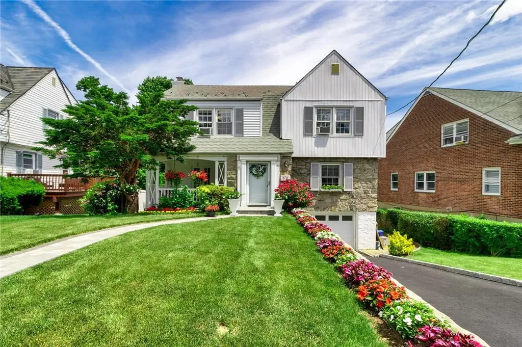 52 Aka 54 Mitchell Avenue Yonkers NY 10701