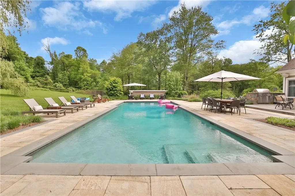 11 Seymour Place E Armonk NY 10504