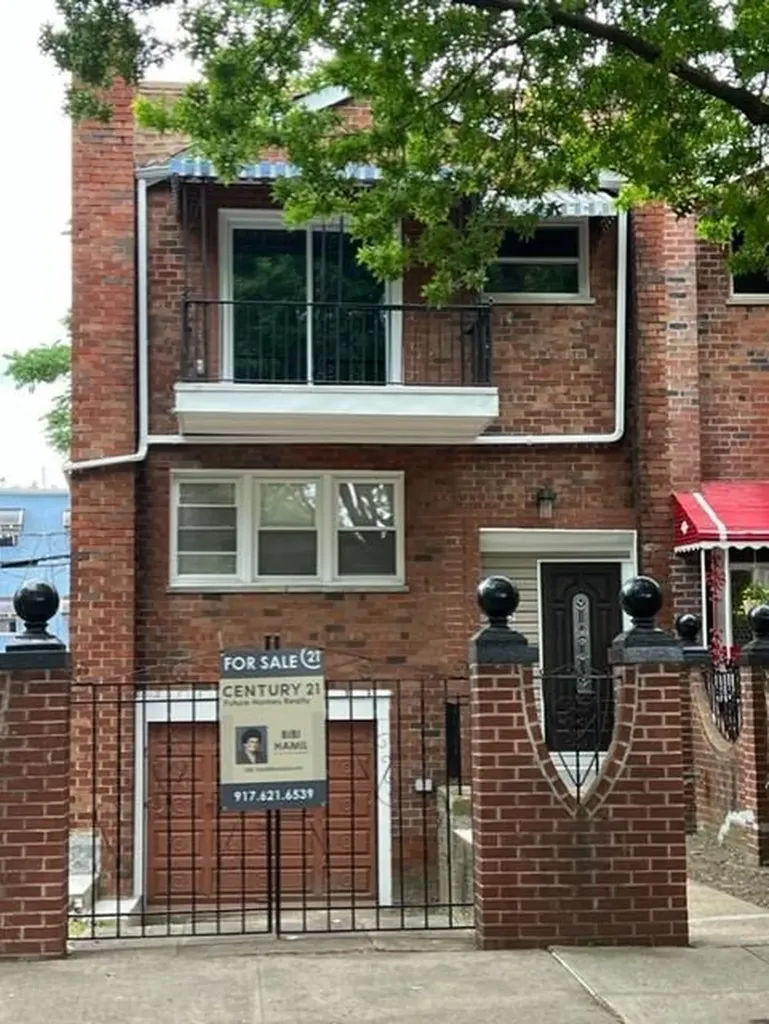 1112 Taylor Avenue Bronx NY 10472