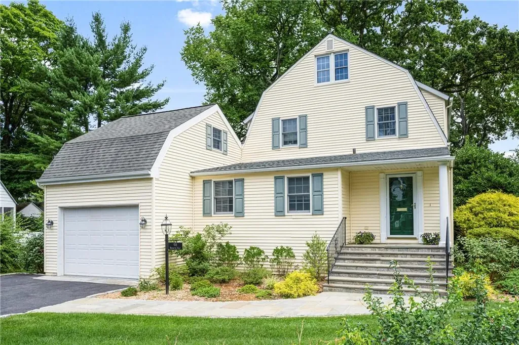 98 Brewster Road Scarsdale NY 10583