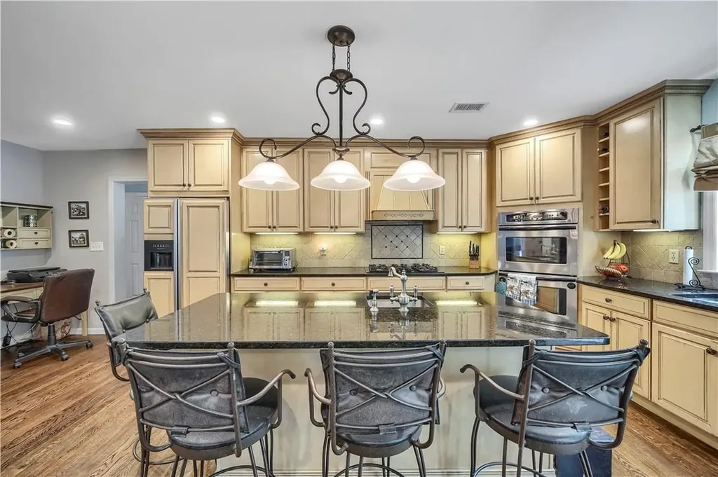 79 White Road Scarsdale NY 10583