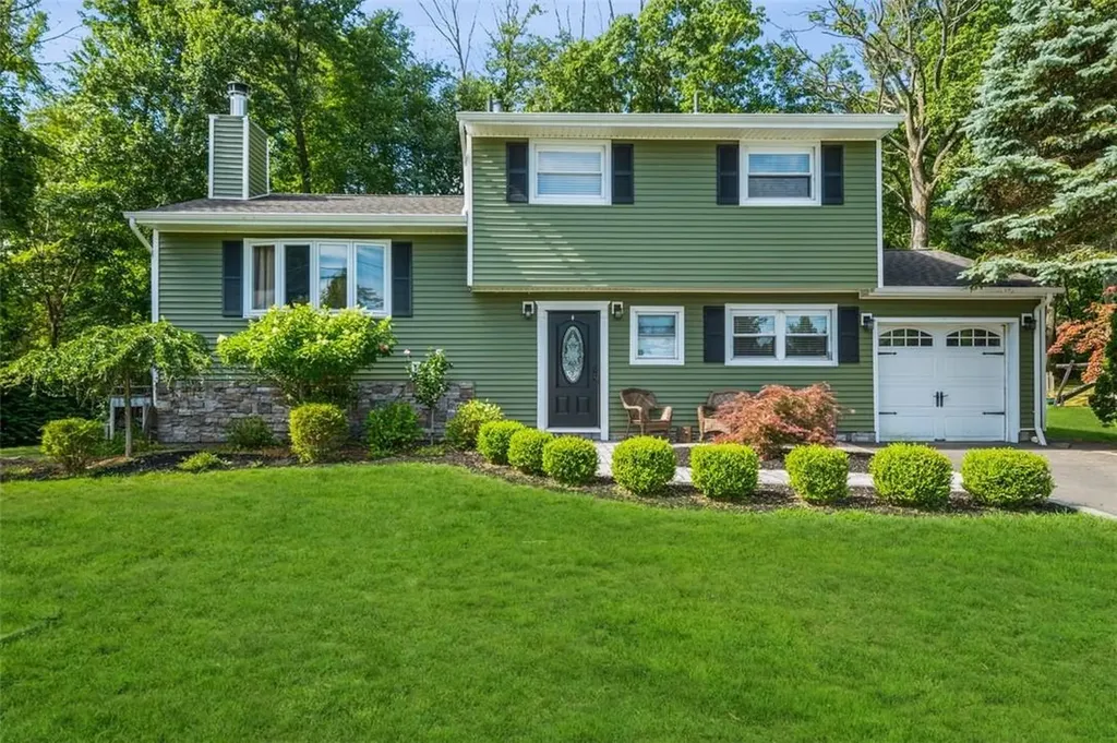 175 Violet Drive Pearl River NY 10965