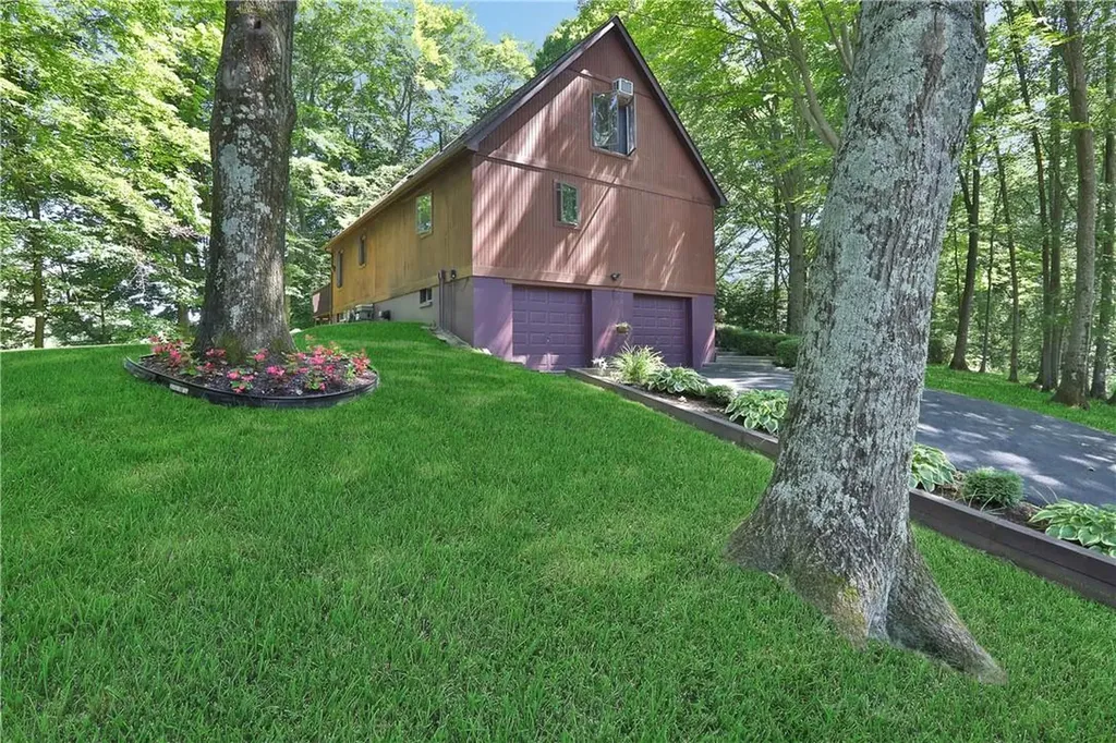 24 Ene Road Modena NY 12548