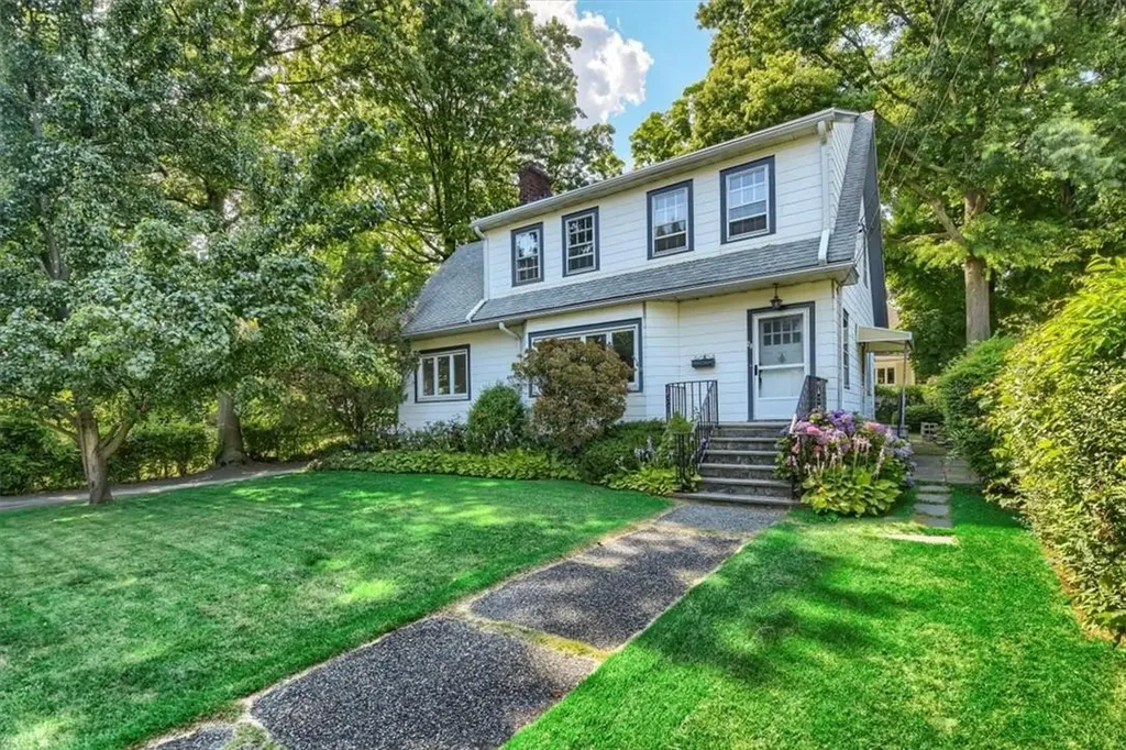 28 Chester Place New Rochelle NY 10801