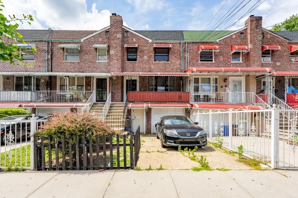 1144 E 214th Street Bronx NY 10469