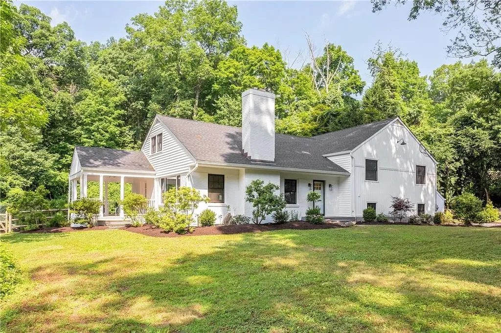 126 Goldens Bridge Road Katonah NY 10536