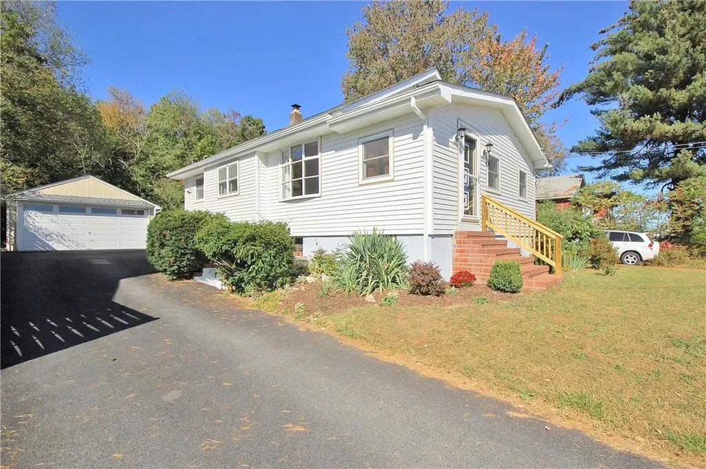 2029 State Route 208 Montgomery NY 12549