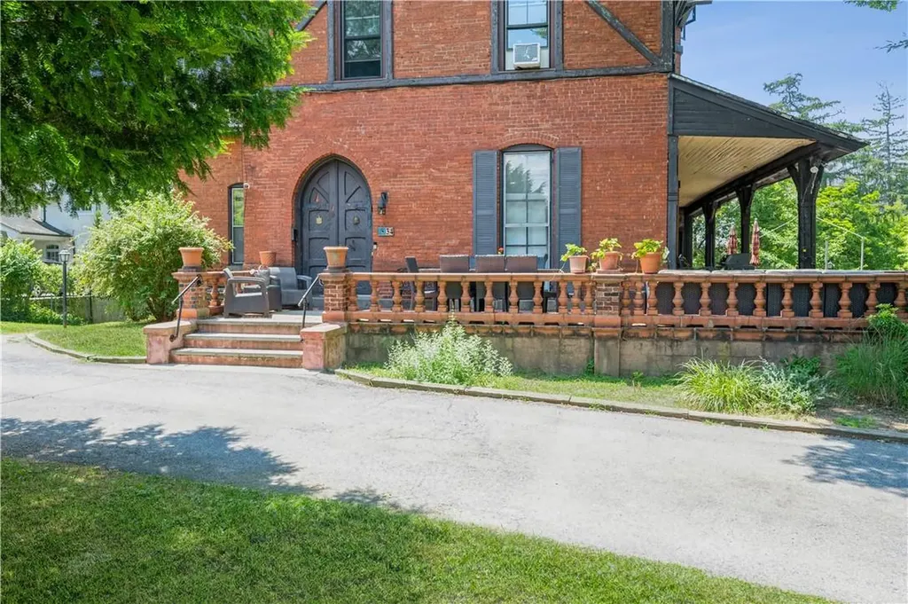 34 Clinton Avenue Dobbs Ferry NY 10522