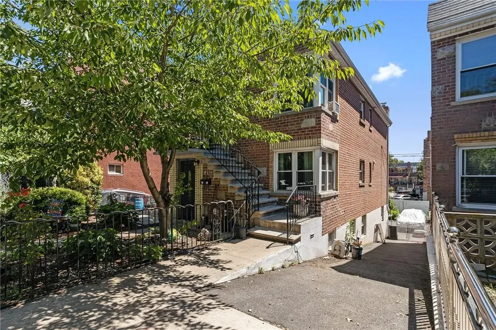 1920 Hutchinson River Parkway Bronx NY 10461
