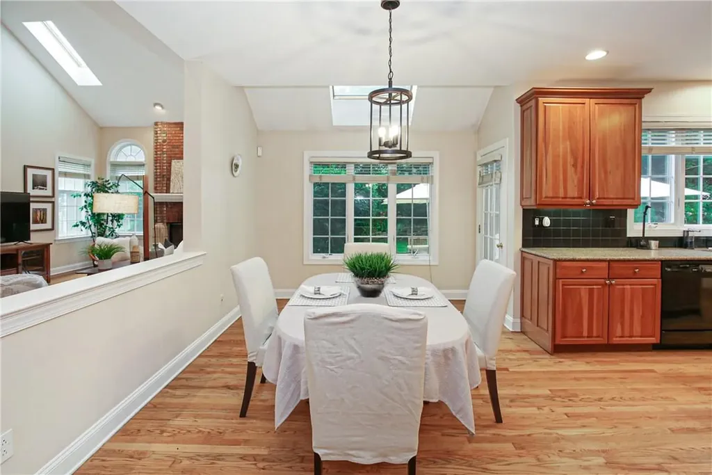 10 Pebble Beach Lane White Plains NY 10605