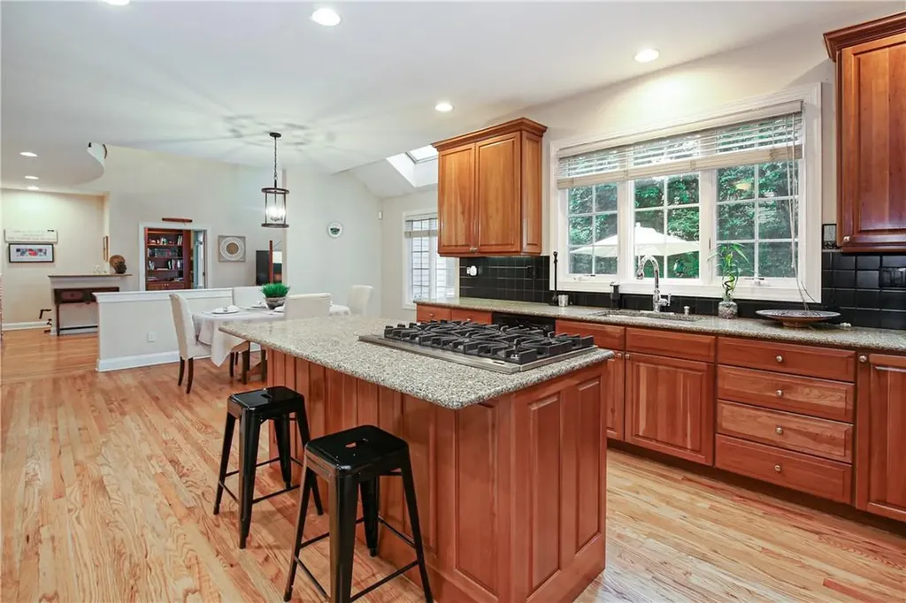 10 Pebble Beach Lane White Plains NY 10605