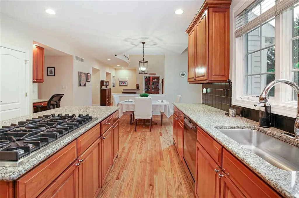 10 Pebble Beach Lane White Plains NY 10605