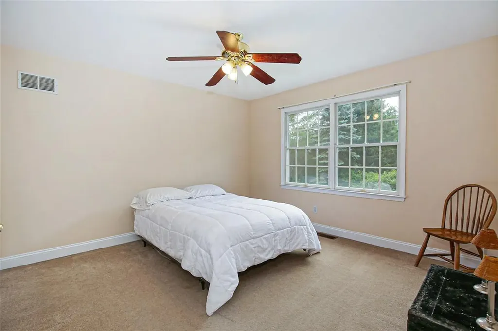 10 Pebble Beach Lane White Plains NY 10605