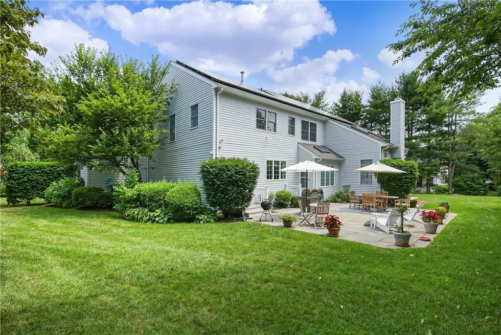 10 Pebble Beach Lane White Plains NY 10605