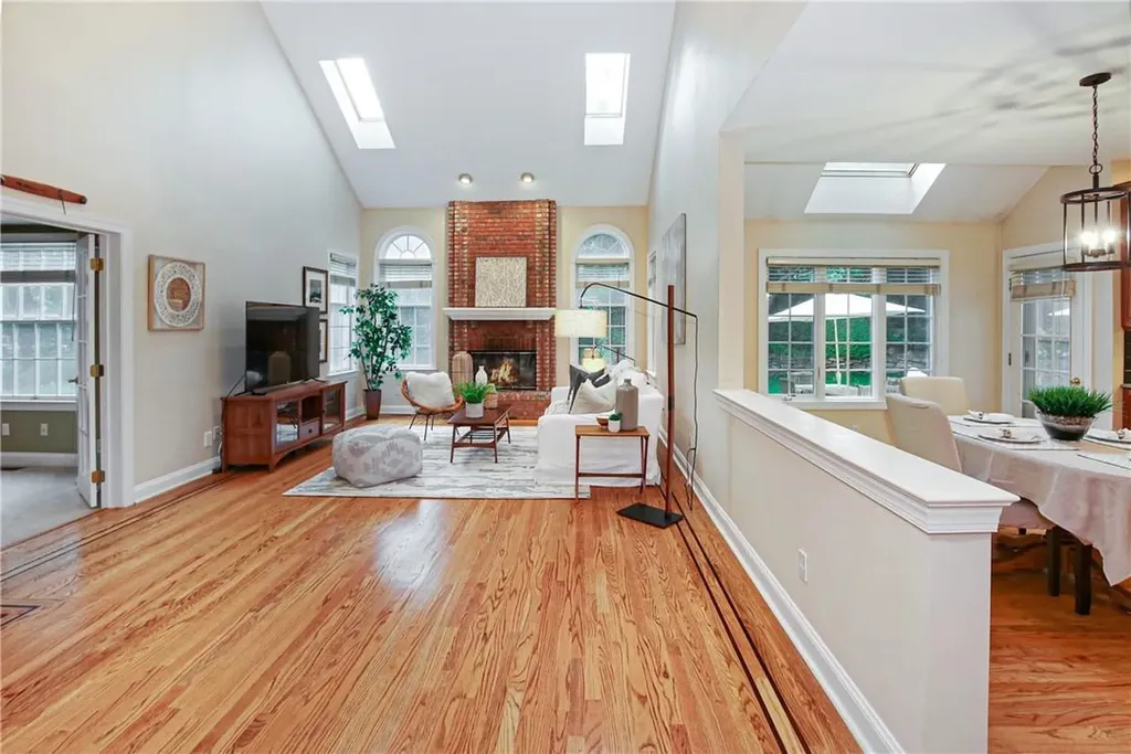 10 Pebble Beach Lane White Plains NY 10605