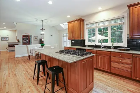 10 Pebble Beach Lane White Plains NY 10605
