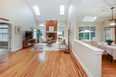 10 Pebble Beach Lane White Plains NY 10605