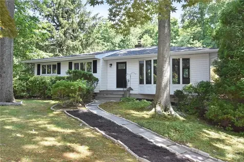 9 Meadowbrook Road Pleasantville NY 10570