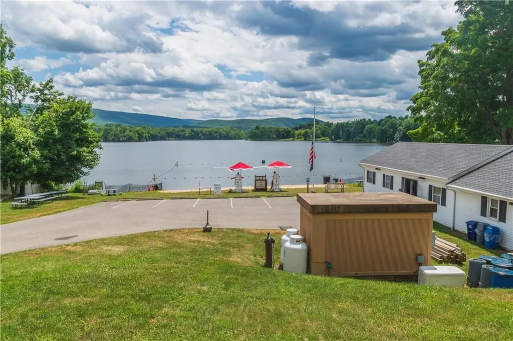 574 Shore Drive New Windsor NY 12553