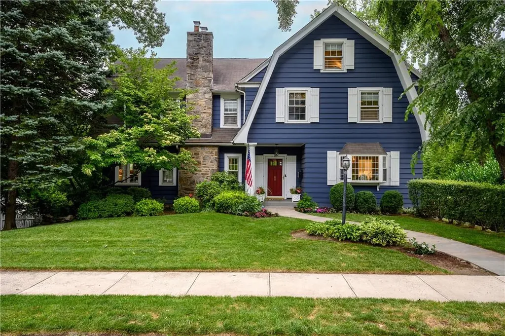 11 Young Avenue Pelham NY 10803