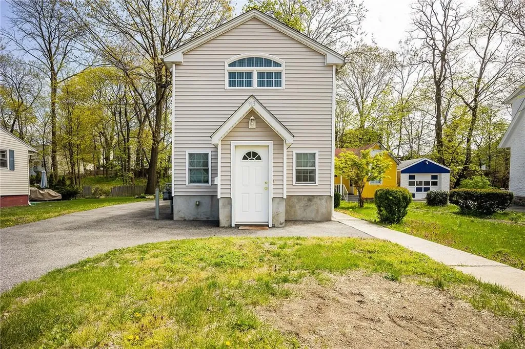 913 Howard Avenue Mamaroneck NY 10543