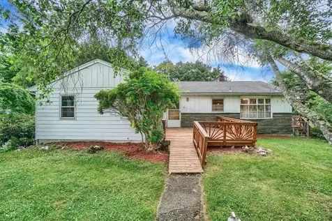 18 Robin Hill Drive Poughkeepsie NY 12603
