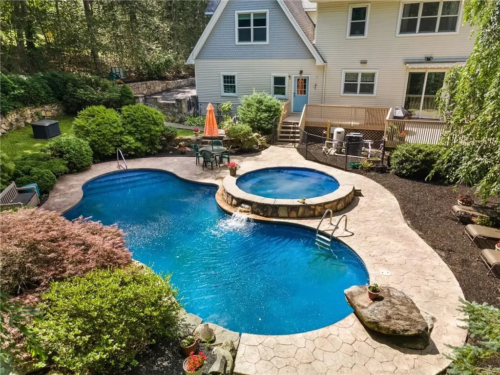 11 Manor Lane Katonah NY 10536