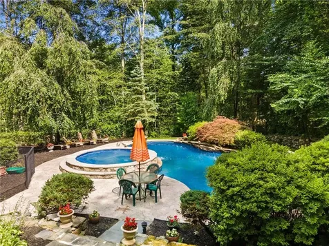11 Manor Lane Katonah NY 10536