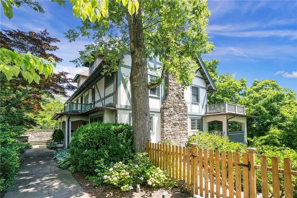 130 Edgemont Road Scarsdale NY 10583