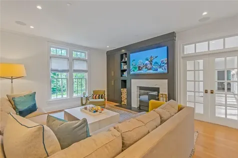 27 Petersville Road Mount Kisco NY 10549