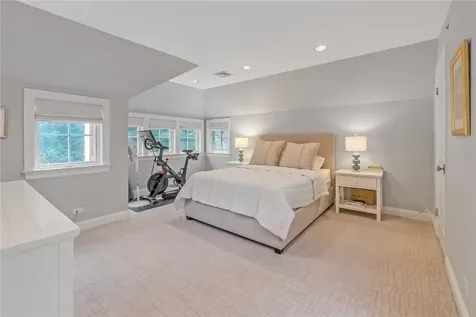 27 Petersville Road Mount Kisco NY 10549