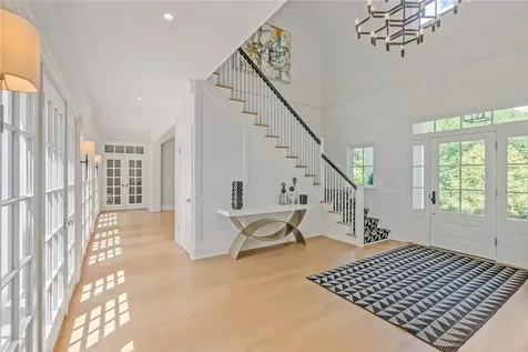 27 Petersville Road Mount Kisco NY 10549
