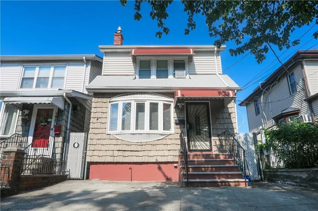 1429 Hollywood Avenue Bronx NY 10461
