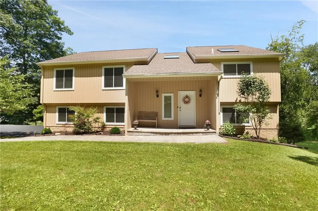 54 Nicole Way Mahopac NY 10541