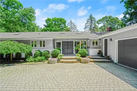 43 Suzanne Lane Pleasantville NY 10570