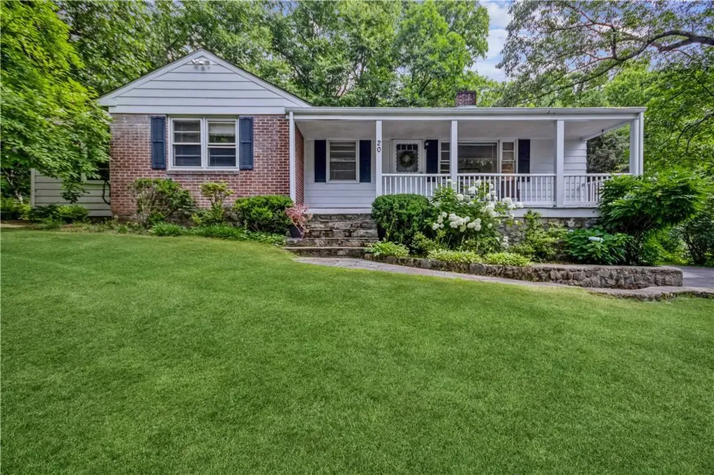 20 Veschi Lane N Mahopac NY 10541
