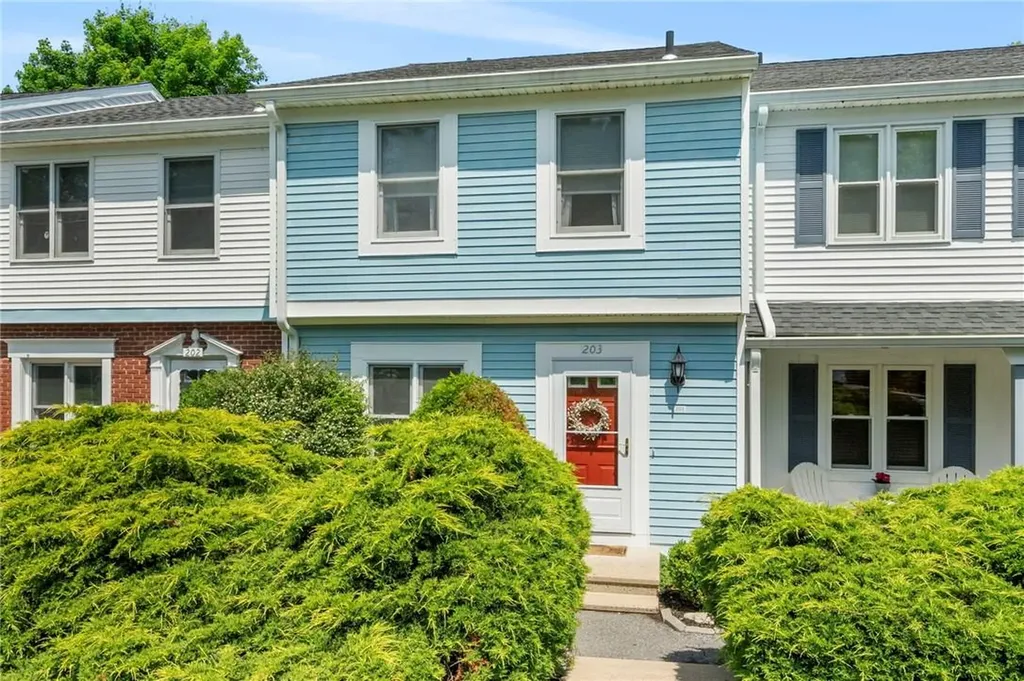 203 Williamsburg Drive Mahopac NY 10541