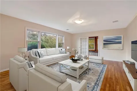 902 Peace Street Pelham NY 10803