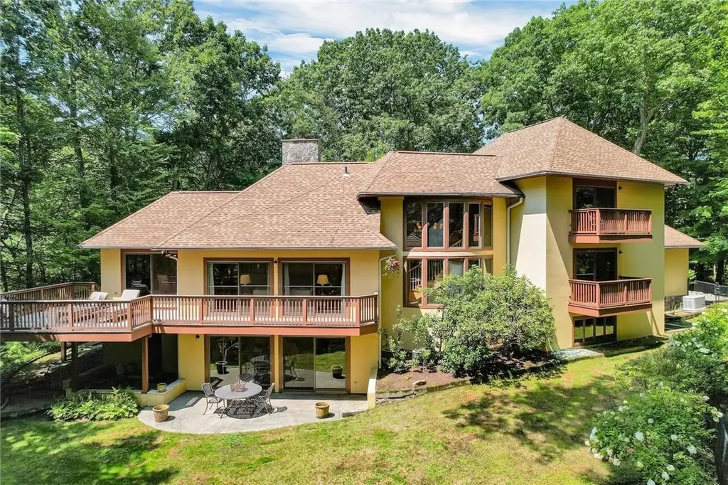 239 Stone Hill Road Pound Ridge NY 10576