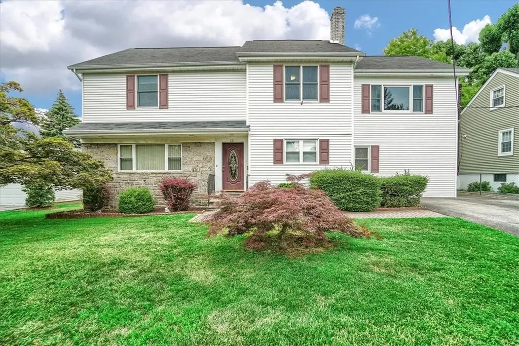 121 Iroquois Road Yonkers NY 10710