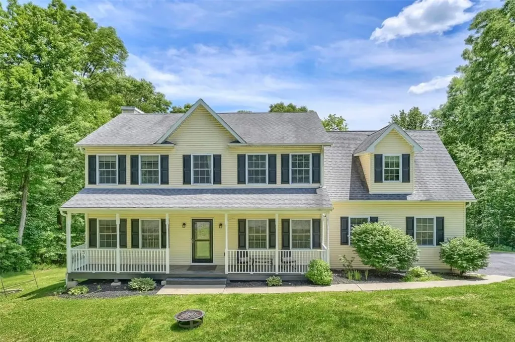 21 Glen Rock Circle Highland NY 12528
