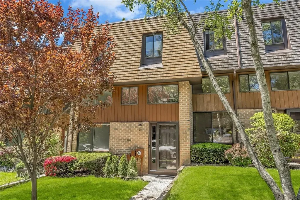 29 The Hamlet Pelham NY 10803