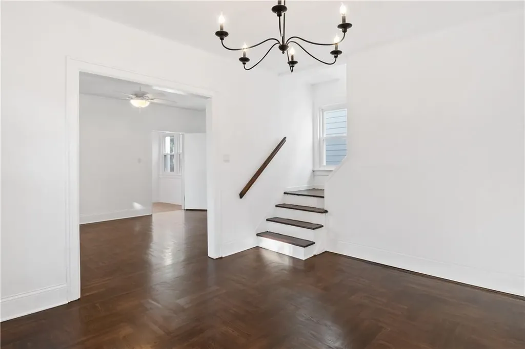 423 E 237th Street Bronx NY 10470