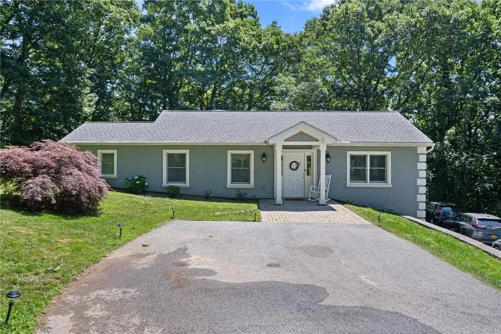 94 Plum Road Mahopac NY 10541