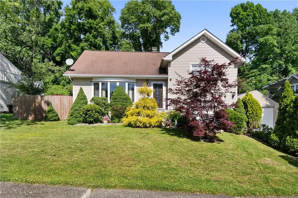 186 Pembrook Drive Yonkers NY 10710