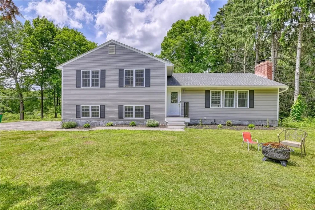 22 Cromwell Drive Poughkeepsie NY 12603