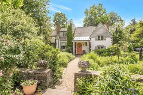47 W Brookside Drive Larchmont NY 10538