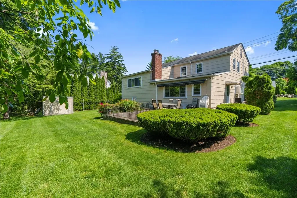 11 Lakeview Avenue Valhalla NY 10595