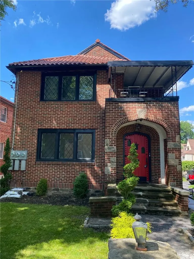 69 W Devonia Avenue Mount Vernon NY 10552