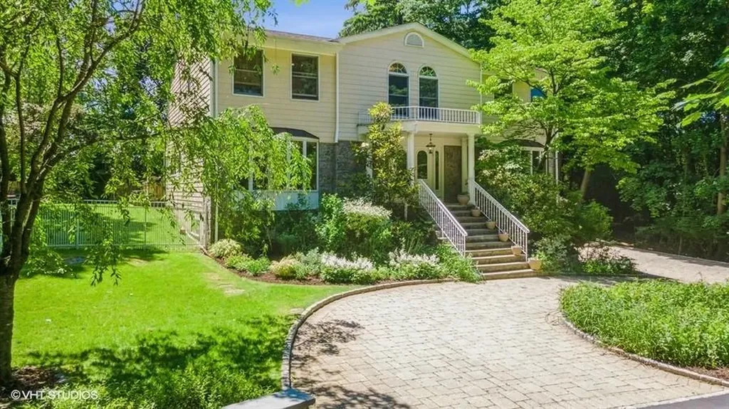 16 Cricket Lane Dobbs Ferry NY 10522